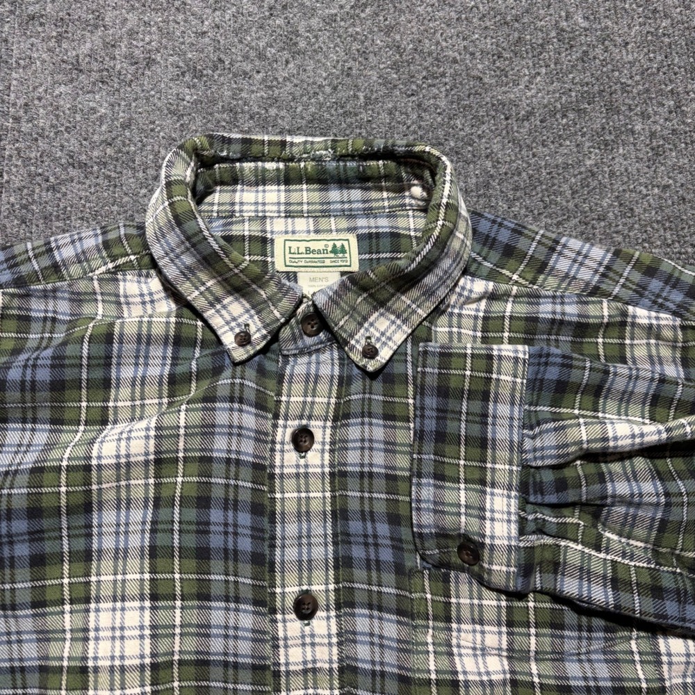 LL Bean Mens Flannel Shirt Large Regular Green Blue Plaid Cotton Button Down